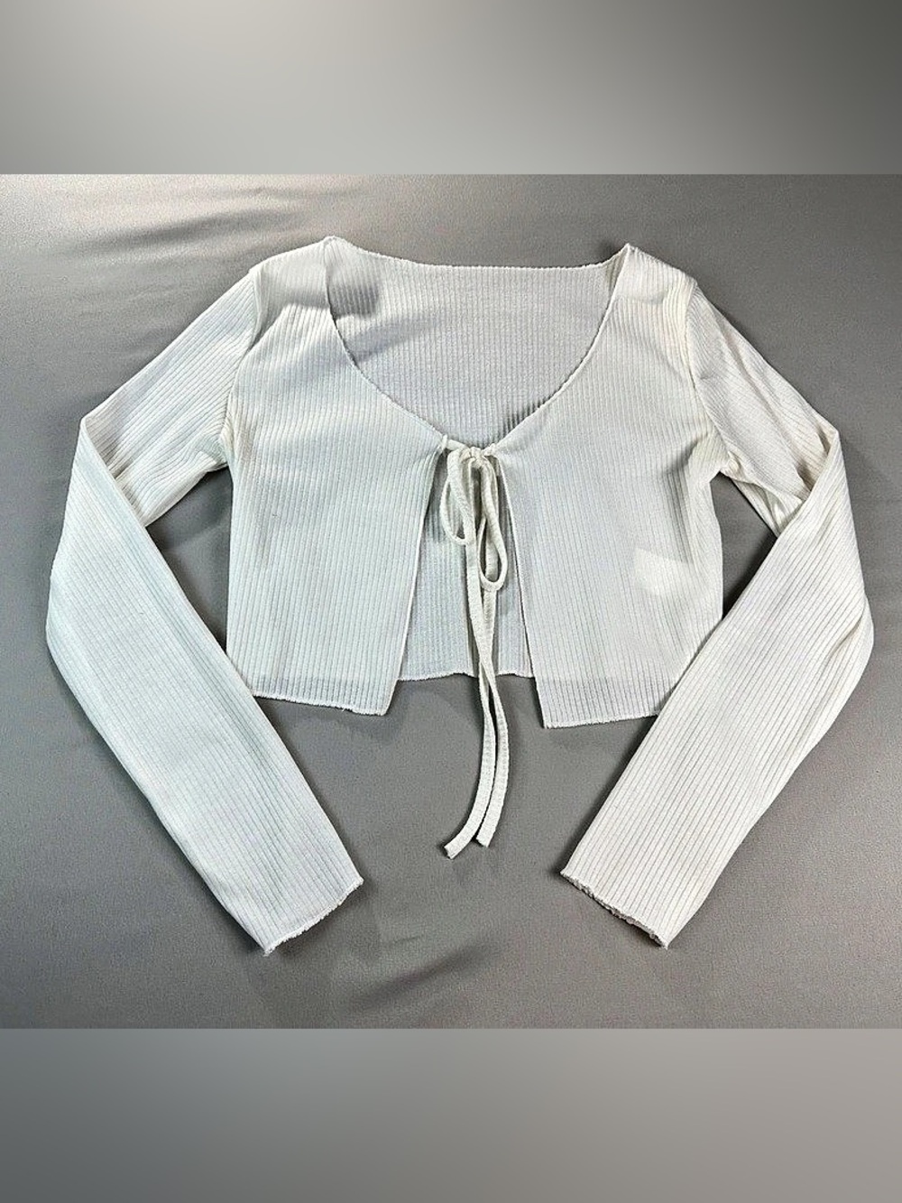 White Long Sleeve Tie-Front Crop Top Cardigan Size Medium Boho Indie Whimsy